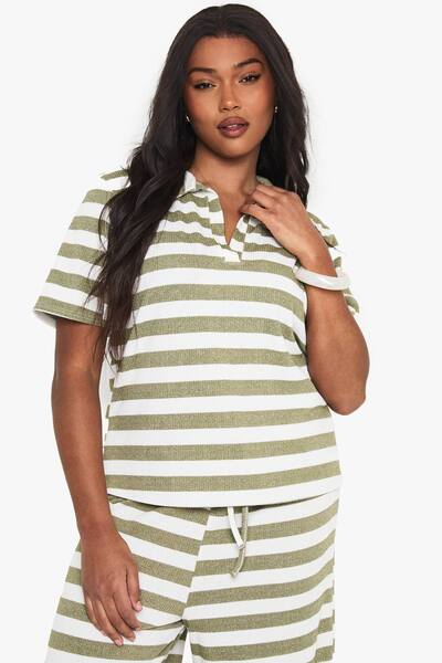  Boohoo Plus V Neck Collared Knitted Top, Khaki 