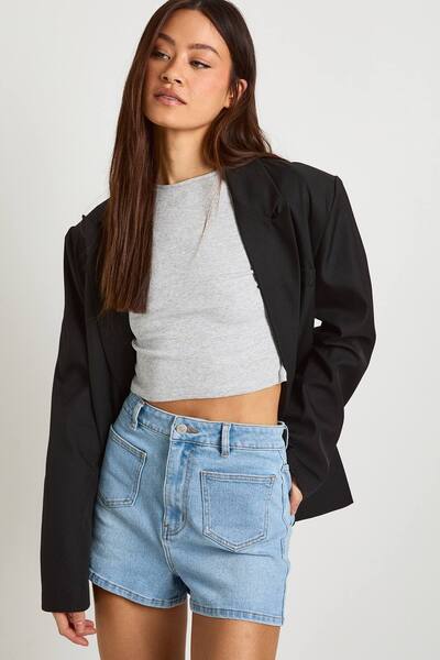  Boohoo Tall Front Pocket Detail Denim Shorts, Bleached Blue 