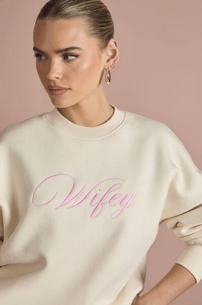  Boohoo Wifey Embroidered Oversized Bridal Sweatshirt, Ecru 