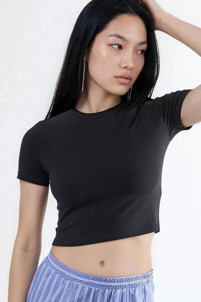  Busem Crew Neck Crop T-shirt, Black 