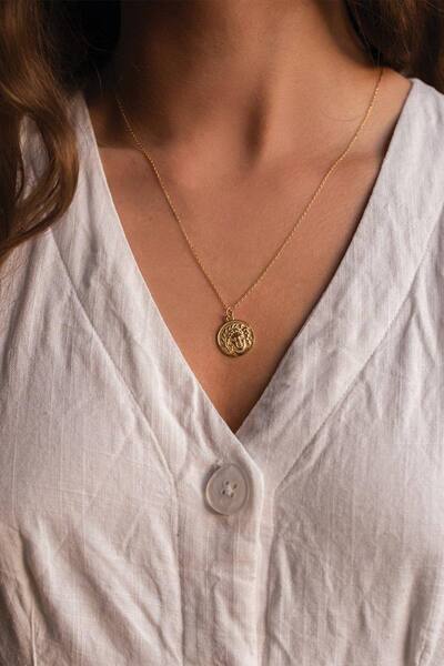  Elk & Bloom Chunky 14k Gold Coin Medallion Necklace 