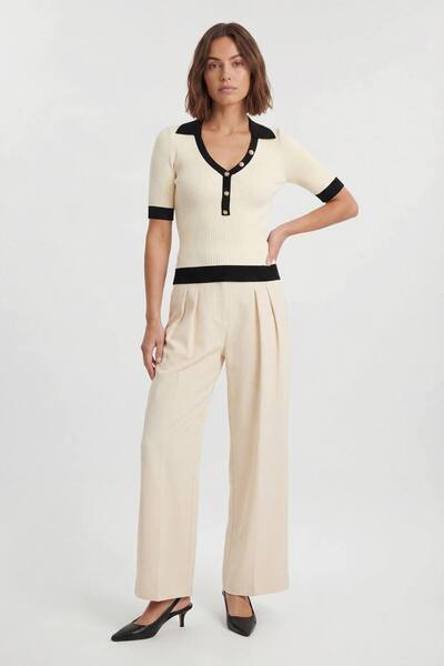  Karenmillen Petite Knit Rib With Contrast Hem Detail Collared Short Sleeve Top, Ivory 