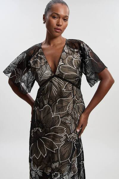  Karenmillen Plus Size Hand Embroidered And Sequin Organdie Deep V Woven Maxi Dress, Mono 