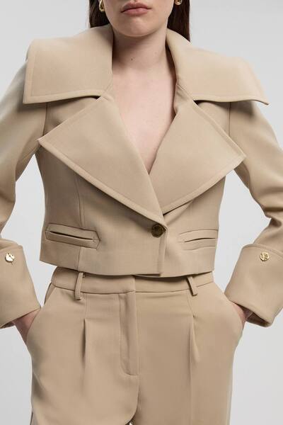  Karenmillen Polished Tailored Button Detail Jacket, Stone 