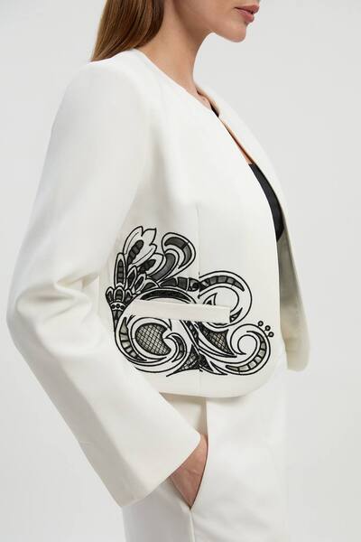  Karenmillen Tailored Cutwork Detail Collarless Jacket, Ivory 
