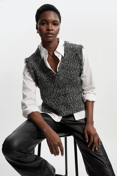  Karenmillen Tweed Yarn Fringe Trim Knitted Tank, Black 