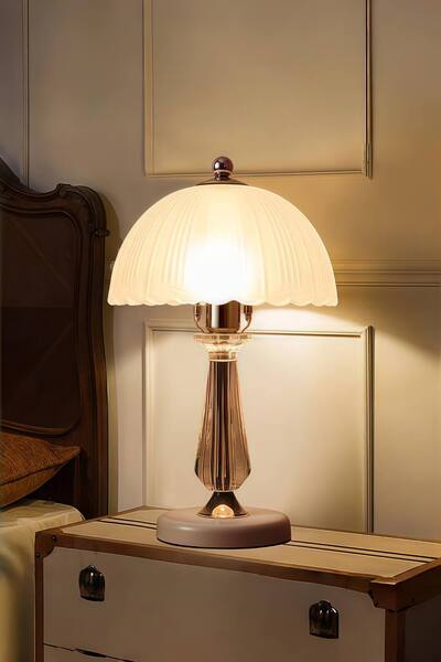  Living And Home Crystal Table Lamp With Scalloped Lampshade, White 