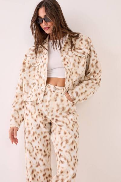  Nastygal Deer Print Ovoid Cropped Denim Jacket, Cream 