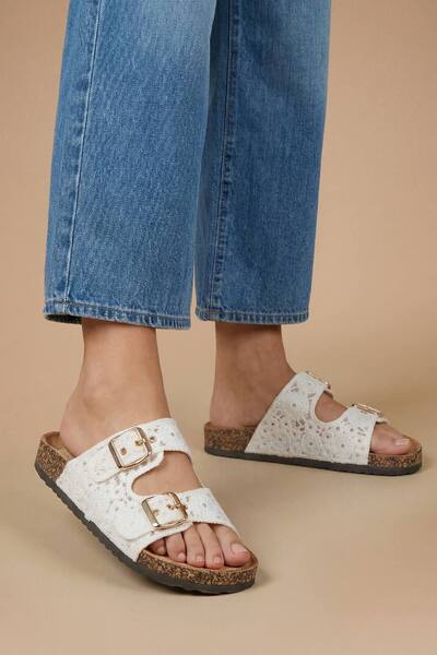  Oasis Lorleese Lace Double Boucle Footbed Sandals, White 