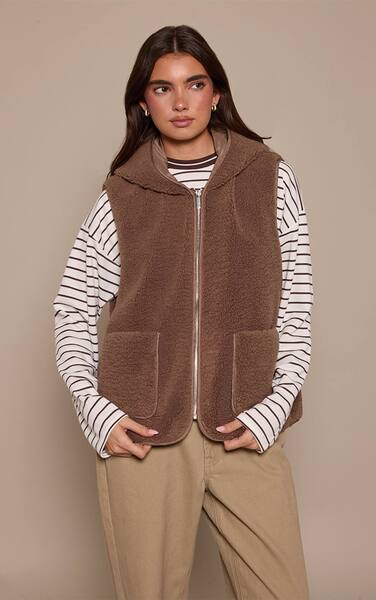  Prettylittlething Brown Borg Zip Up Gilet 