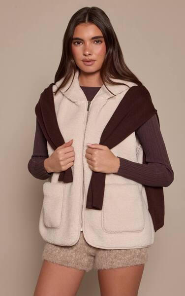  Prettylittlething Cream Borg Zip Up Gilet 