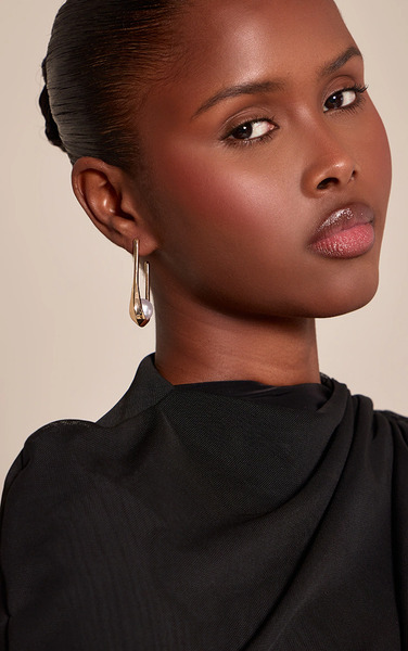  Prettylittlething Gold Draped Pearl Detail Hoop Earring 