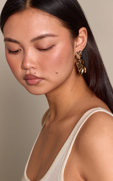  Prettylittlething Gold Textured Abstract Draped Statement Earrings 
