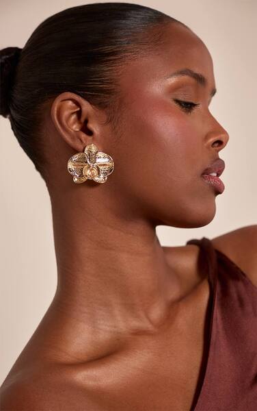  Prettylittlething Gold Textured Hibiscus Earrings 