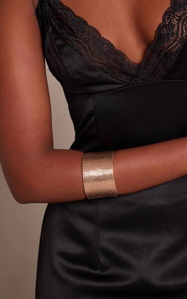  Prettylittlething Gold Textured Shimmer Cuff 