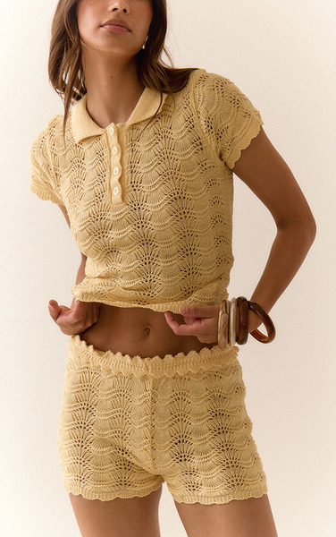  Prettylittlething Lemon Waistband Detail Crochet Mini Shorts 