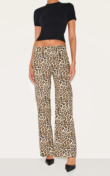  Prettylittlething Leopard Printed Cargo Trousers 