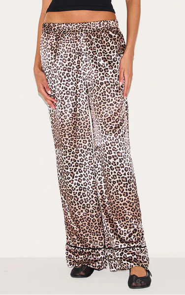  Prettylittlething Leopard Printed Satin Wide Leg Trousers 