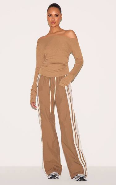  Prettylittlething Mocha Shell Contrast Side Stripe Track Pants 
