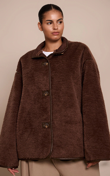  Prettylittlething Plus Chocolate Borg Faux Leather Contrast Coat 