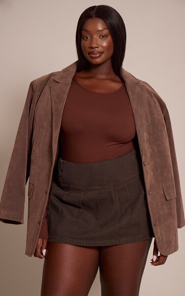  Prettylittlething Plus Dark Chocolate Floaty Pleated Denim Mini Skirt 