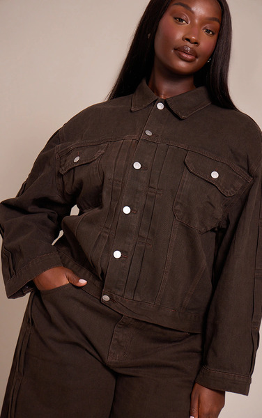  Prettylittlething Plus Dark Chocolate Pleat Detail Boxy Denim Jacket 