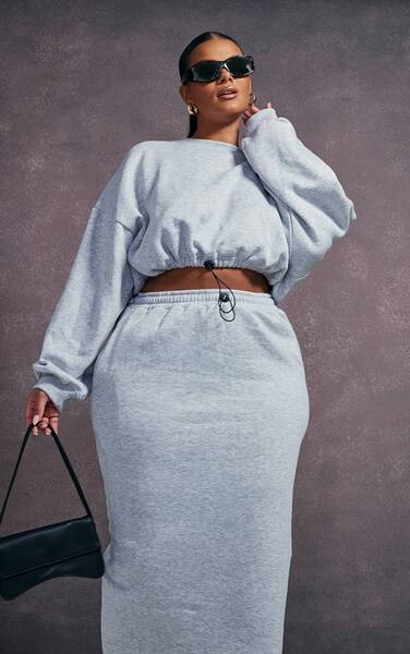 Prettylittlething Plus Grey Toggle Hem Crop Sweater 