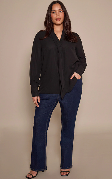  Prettylittlething Plus Indigo Cropped Straight Leg Jean 