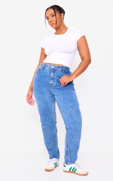  Prettylittlething Plus Mid Blue Wash Mom Jeans 