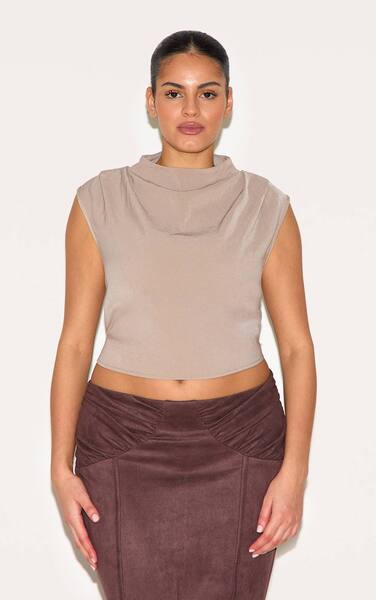  Prettylittlething Plus Mushroom Woven Pleated Boxy Top 