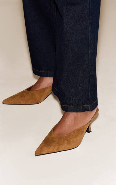  Prettylittlething Tan Suede Kitten Heeled Mule 