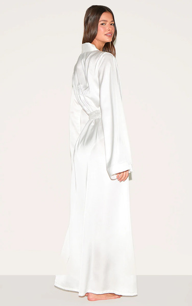  Prettylittlething White Bride Embroidered Satin Maxi Robe 