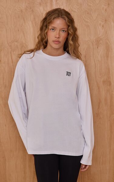  Prettylittlething White Oversized Embroidered T-shirt 