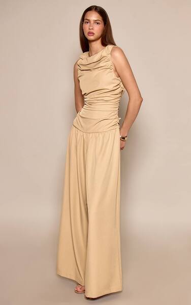  Prettylittlething Woven Ruched Drop Waist Jumpsuit, Camel 