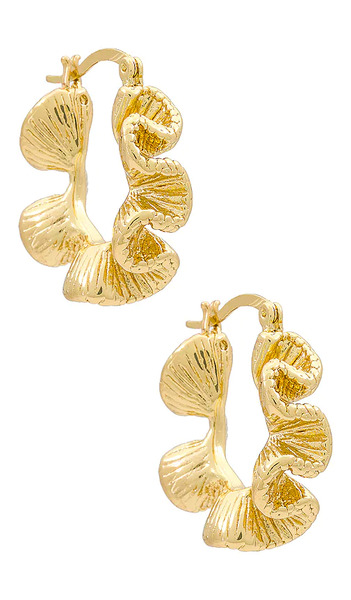  Amber Sceats X Revolve Wave Hoops In Metallic Gold. 