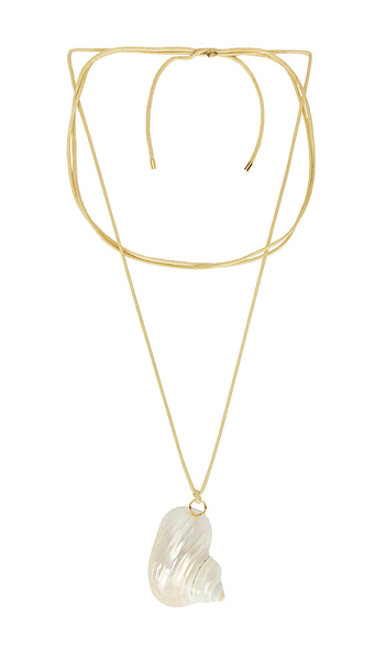  Anni Lu Shell On A String Necklace In Ivory. 