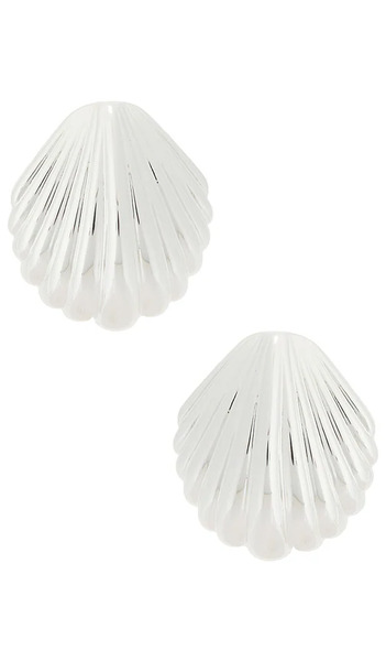  Anni Lu Silver Shell Earring In Metallic Silver. 