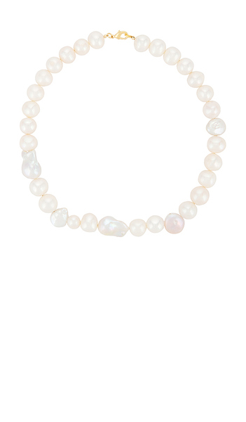  Shashi Pema Necklace In Ivory. 