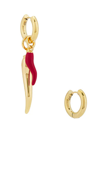  Timeless Pearly Double Chili Earrings In Metallic Gold. 