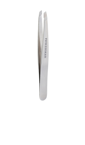  Tweezerman Slant Tweezer In Metallic Silver. 