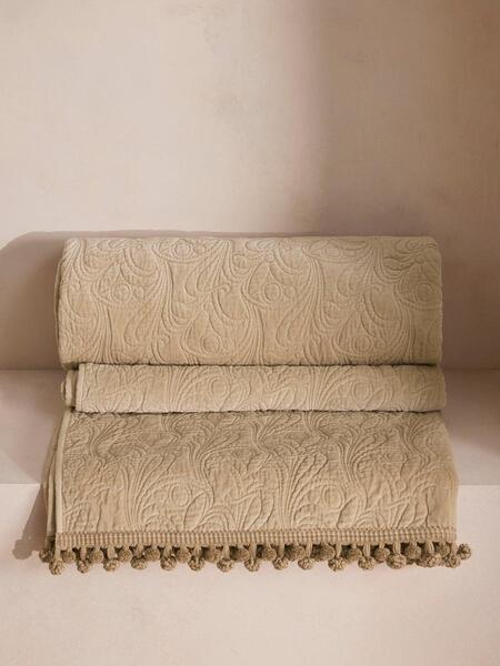  Soho Home Obie Bedspread Cream, 240 X 260cm 
